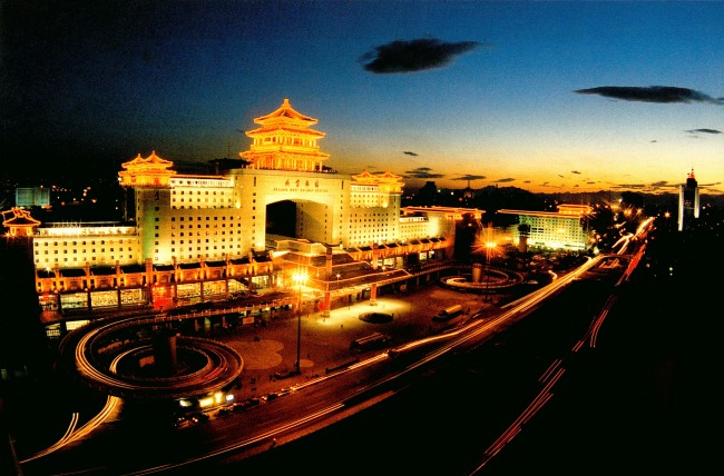北京西站城市夜景